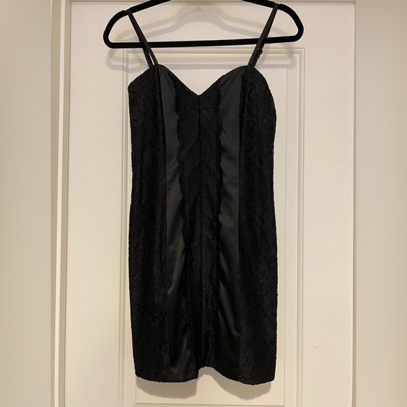 Spaghetti strap min dress with lace - Picture 1 of 7